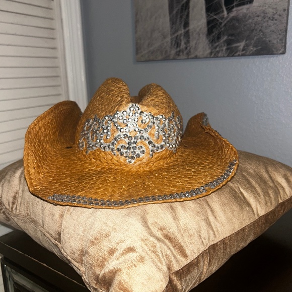 Tan Cowgirl Hat - Picture 1 of 2